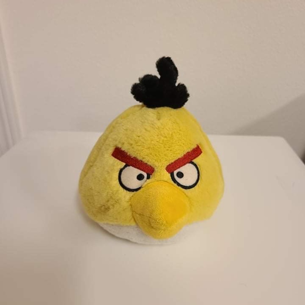 Angry birds yellow bird plush chuck